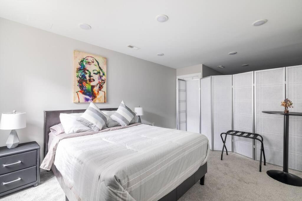 Family-friendly 4br Retreat Sleeps 12, Private Yard, Garage, Close To Stadiums, Casino & Downtown Pittsburgh