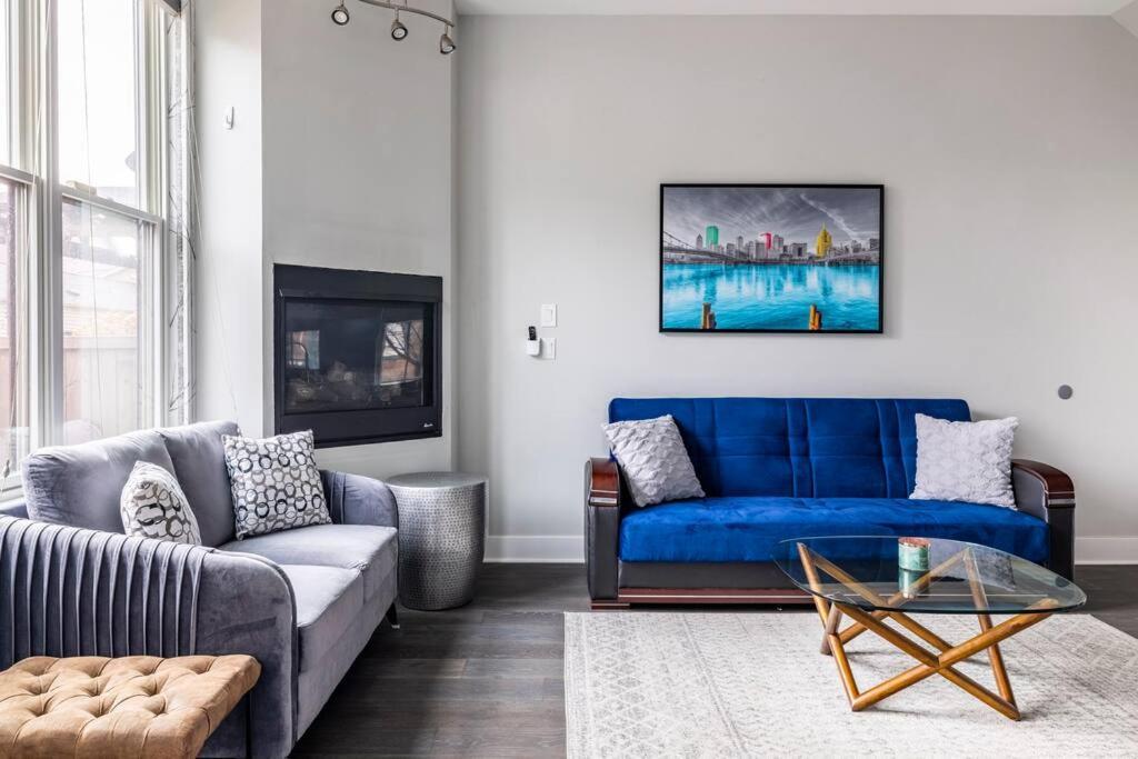 Ferienhaus Family-friendly 4br Retreat Sleeps 12, Private Yard, Garage, Close To Stadiums, Casino & Downtown