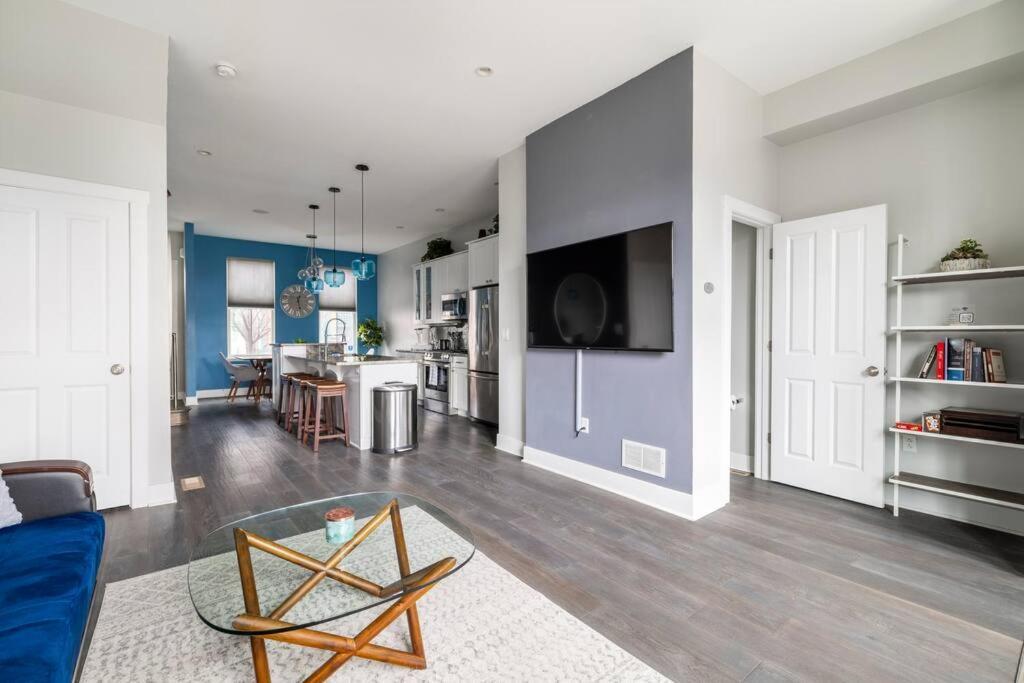 Ferienhaus Family-friendly 4br Retreat Sleeps 12, Private Yard, Garage, Close To Stadiums, Casino & Downtown Pittsburgh